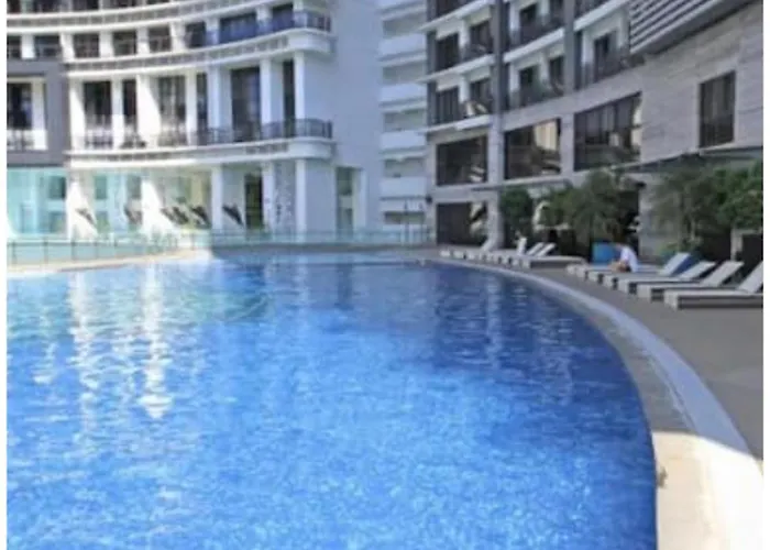 Aparthotel Stayluxia - Knightsbridge - One Bedroom Luxury With Pool, Gym, Netflix, Free Amenities - Housekeeping Available