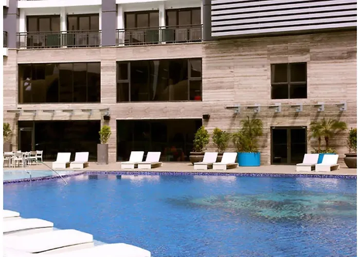 Aparthotel Stayluxia - Knightsbridge - One Bedroom Luxury With Pool, Gym, Netflix, Free Amenities - Housekeeping Available