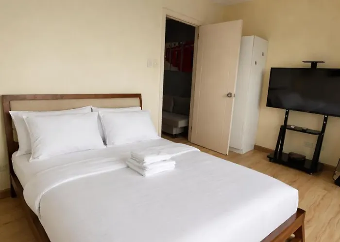 Stayluxia - Knightsbridge - One Bedroom Luxury With Pool, Gym, Netflix, Free Amenities - Housekeeping Available 3* Manila