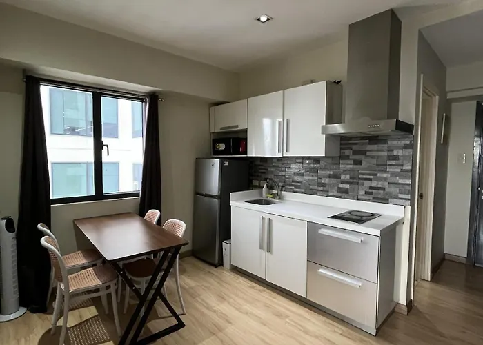 Stayluxia - Knightsbridge - One Bedroom Luxury With Pool, Gym, Netflix, Free Amenities - Housekeeping Available Aparthotel Manila