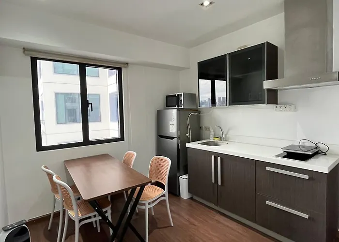 Aparthotel Stayluxia - Knightsbridge - One Bedroom Luxury With Pool, Gym, Netflix, Free Amenities - Housekeeping Available Manila