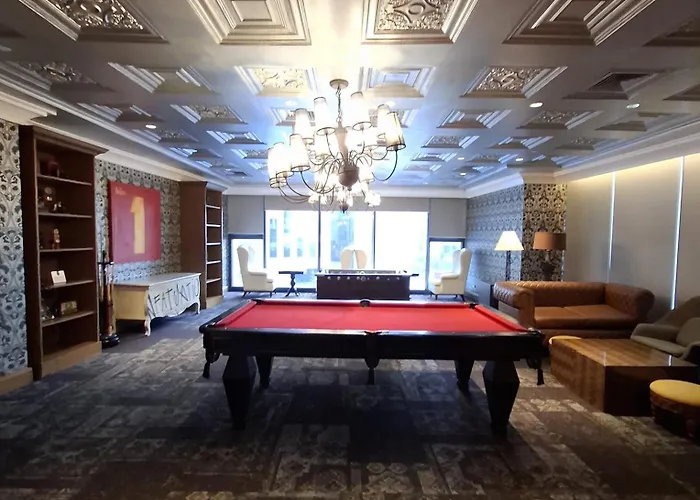 Stayluxia - Knightsbridge - One Bedroom Luxury With Pool, Gym, Netflix, Free Amenities - Housekeeping Available 3* Manila