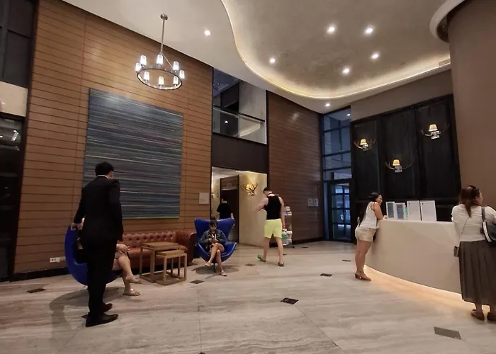 Stayluxia - Knightsbridge - One Bedroom Luxury With Pool, Gym, Netflix, Free Amenities - Housekeeping Available Manila