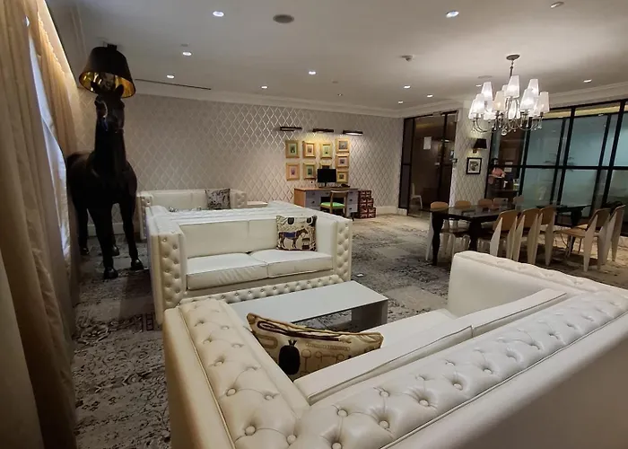 Stayluxia - Knightsbridge - One Bedroom Luxury With Pool, Gym, Netflix, Free Amenities - Housekeeping Available Aparthotel Manila